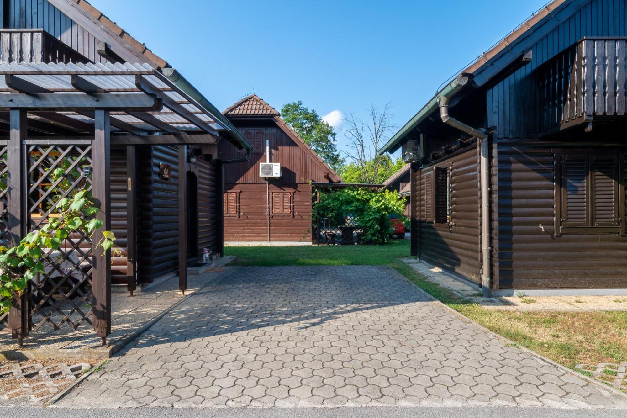 Bella Mura Nature Chalet I27 ポドチェトルテク エクステリア 写真